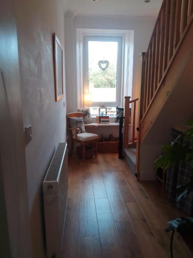 Village Life- Private Attic Suite - Living Room, Bedroom And Bathroom Newtown St Boswells Экстерьер фото