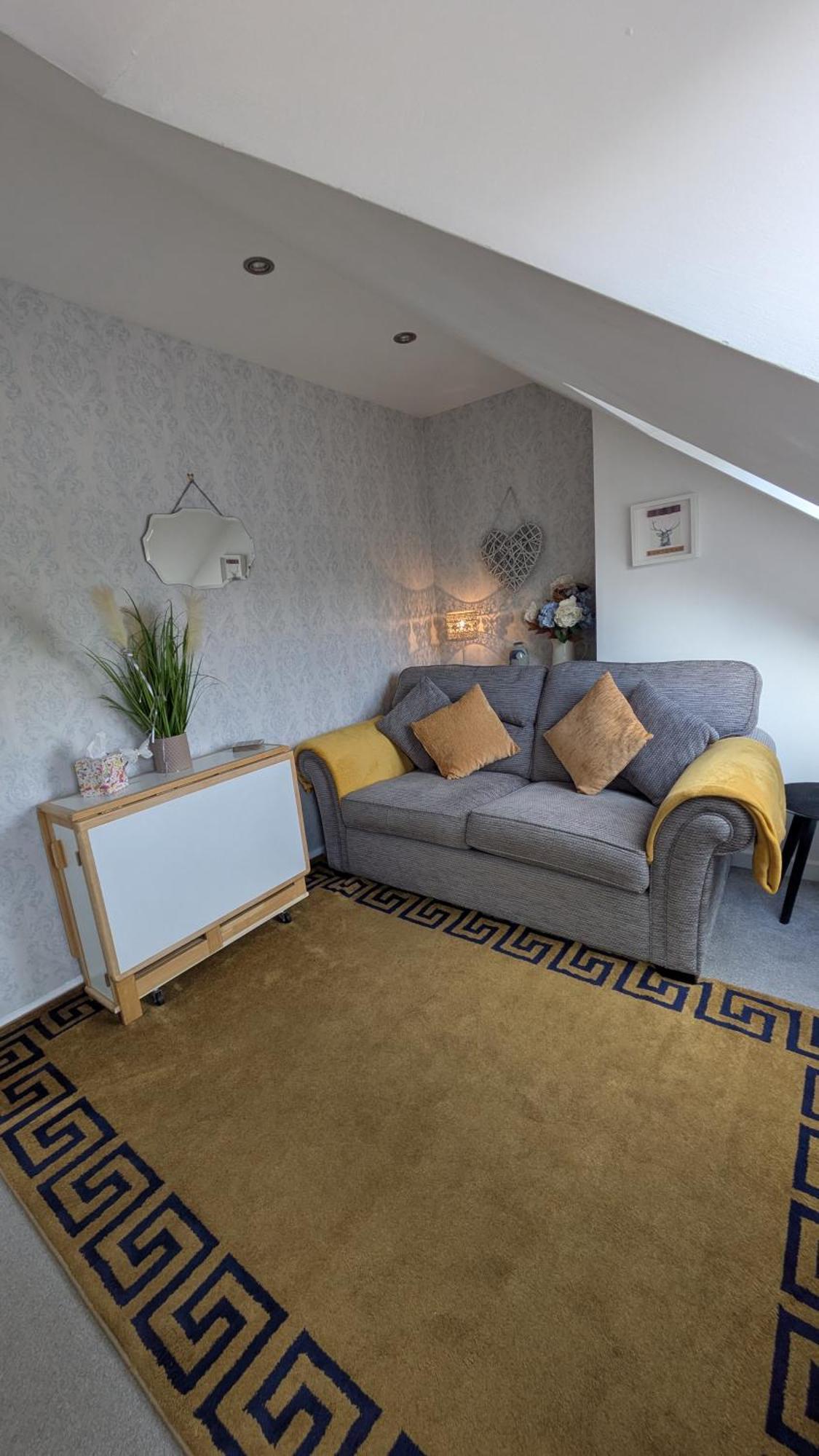 Village Life- Private Attic Suite - Living Room, Bedroom And Bathroom Newtown St Boswells Экстерьер фото