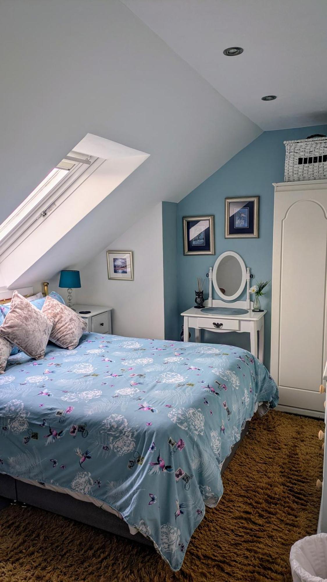 Village Life- Private Attic Suite - Living Room, Bedroom And Bathroom Newtown St Boswells Экстерьер фото